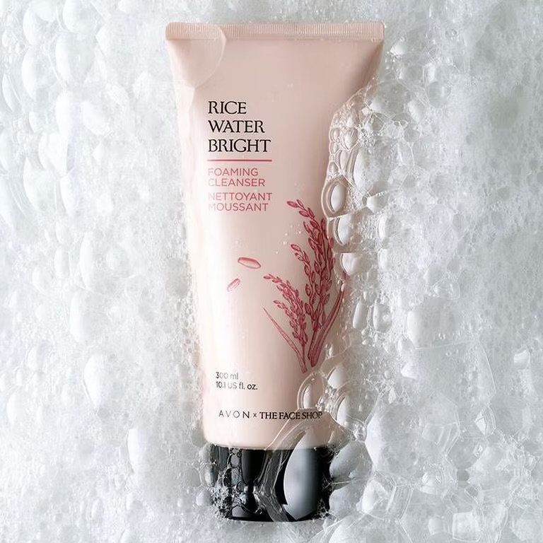 THE FACE SHOP Rice Water Bright Cleansing Foam 300ml Brightening Face Wash - Image 2